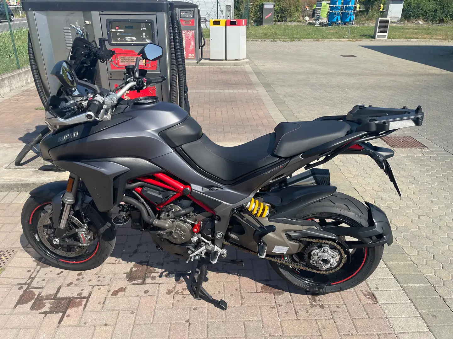 Ducati Multistrada 1200 S Šedá - 2