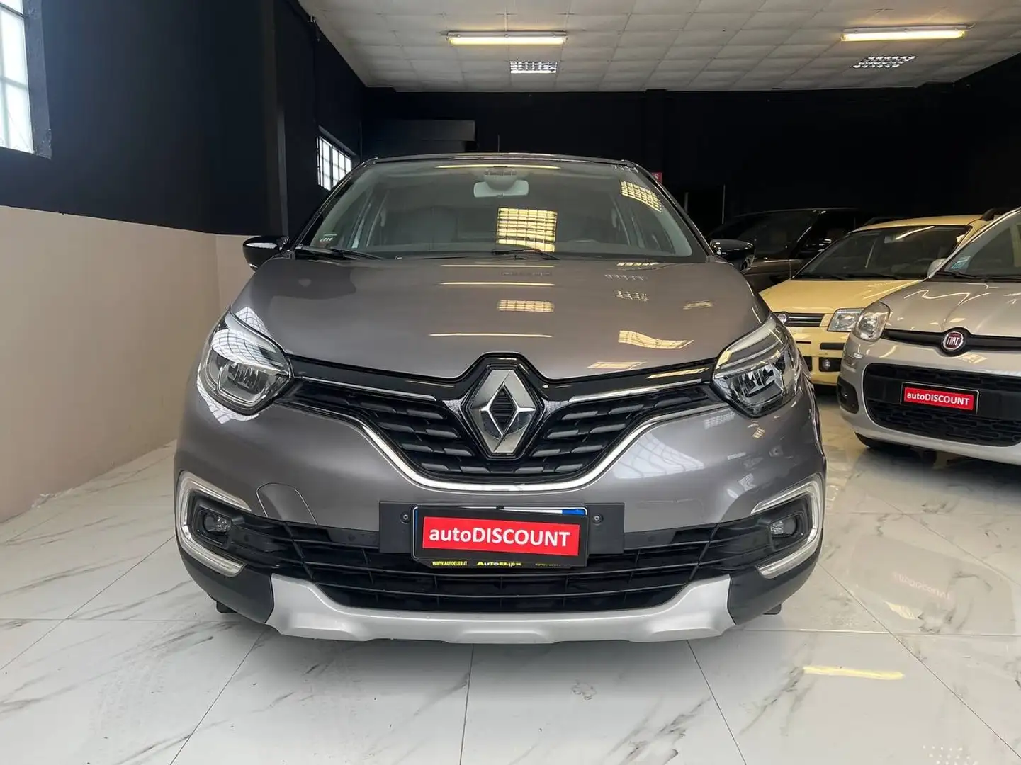 Renault Captur Captur 0.9 tce Intence NAVI 90cv *PREZZO PROMO* Grau - 2