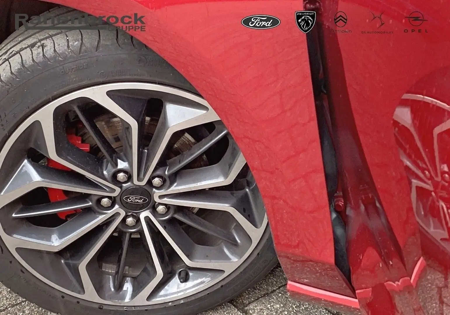 Ford Focus Turnier ST Line X MHEV - AUTOMATIK Rot - 2
