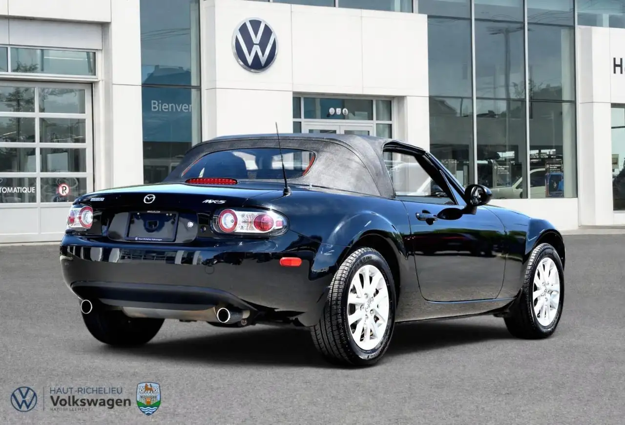 Mazda MX-5 Miata снимка Mazda MX-5 Miata