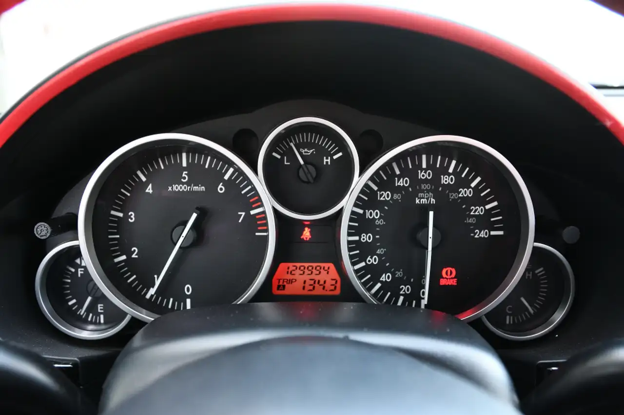 Mazda MX-5 Miata снимка Mazda MX-5 Miata