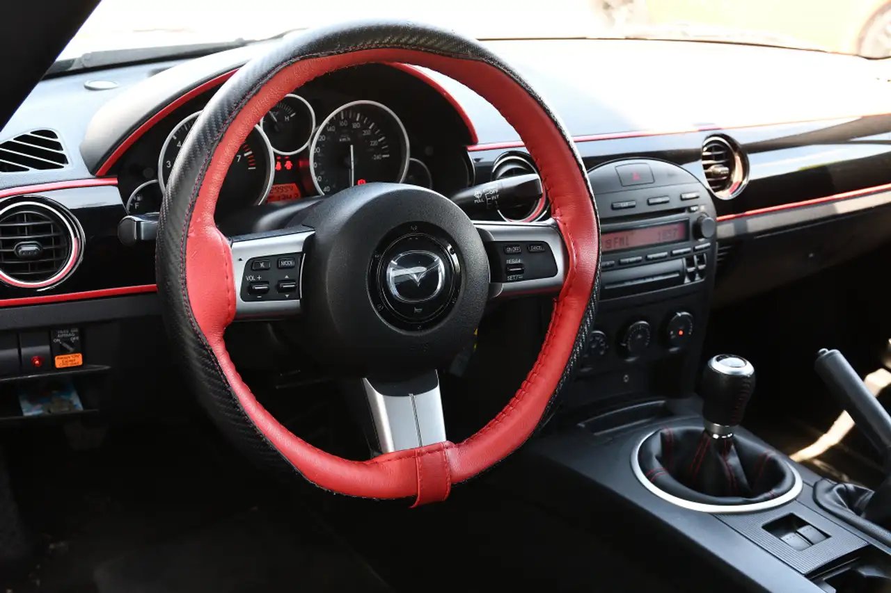 Mazda MX-5 Miata снимка Mazda MX-5 Miata