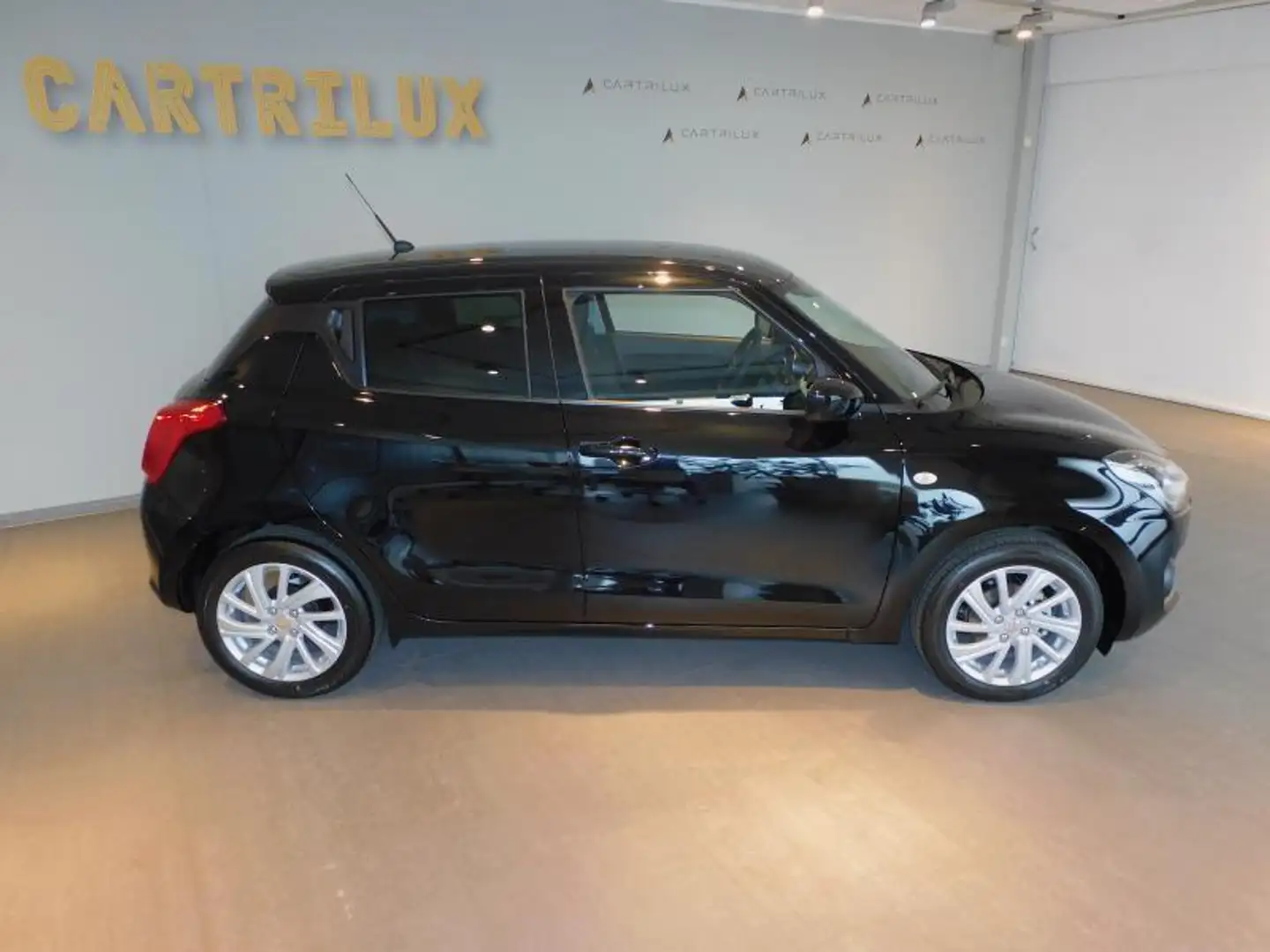 Suzuki Swift GL+ MT5 Mild Hybrid Noir - 2