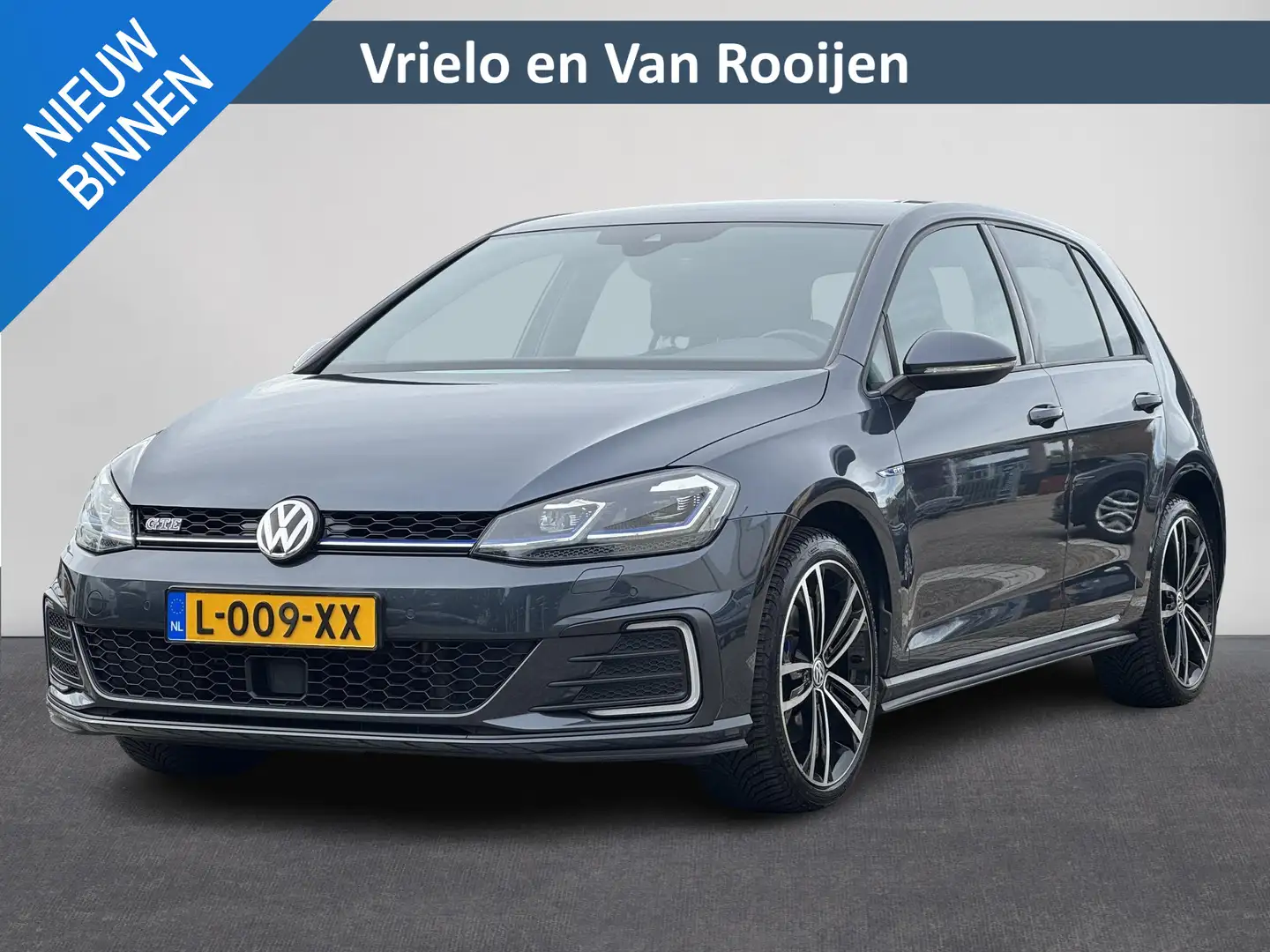 Volkswagen Golf GTE 1.4 TSI PHEV Alcantara | Camera | Navi | ACC | Vir Gris - 1
