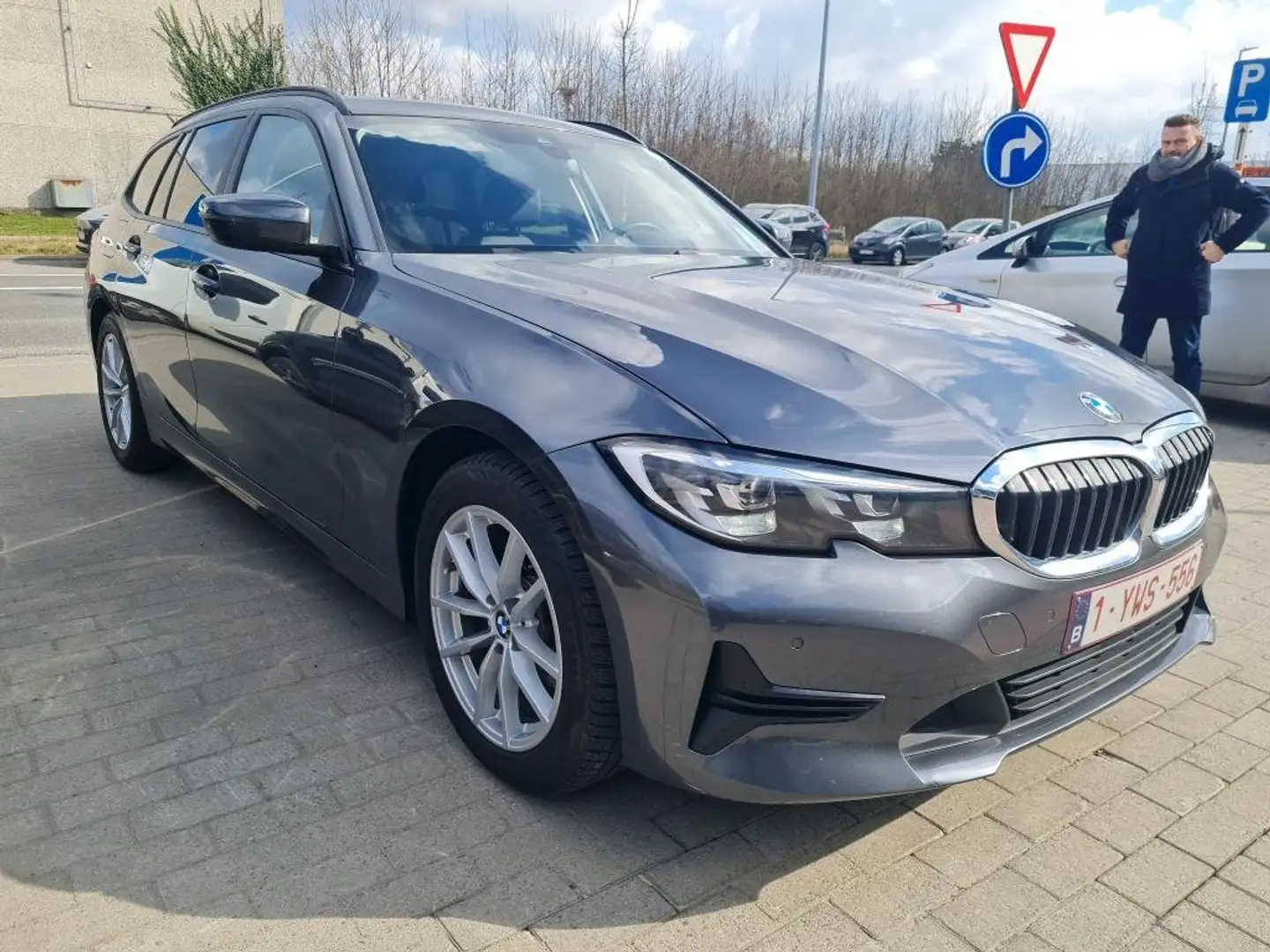 BMW 316 Touring dA MHEV AdBlue Gris - 1