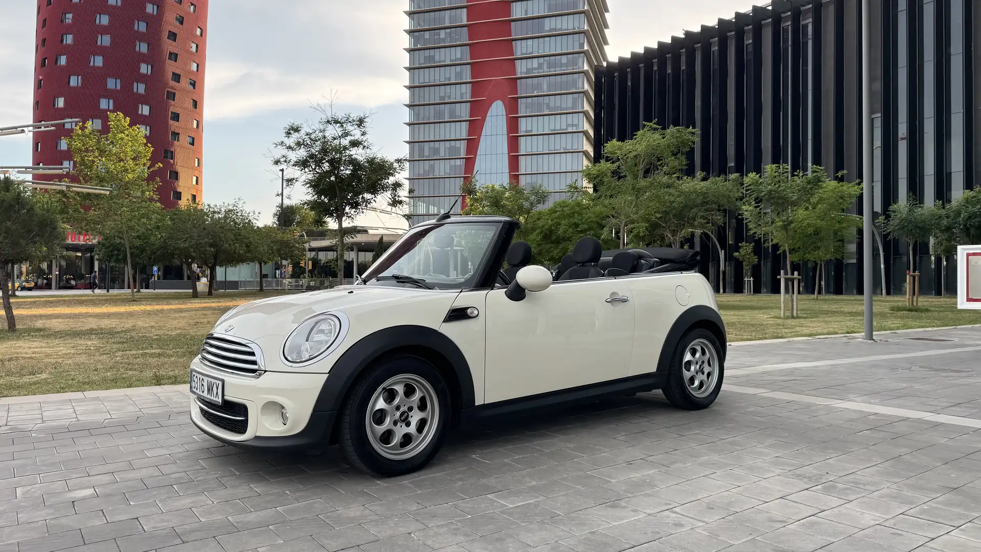 MINI Cooper C Cabrio - 1
