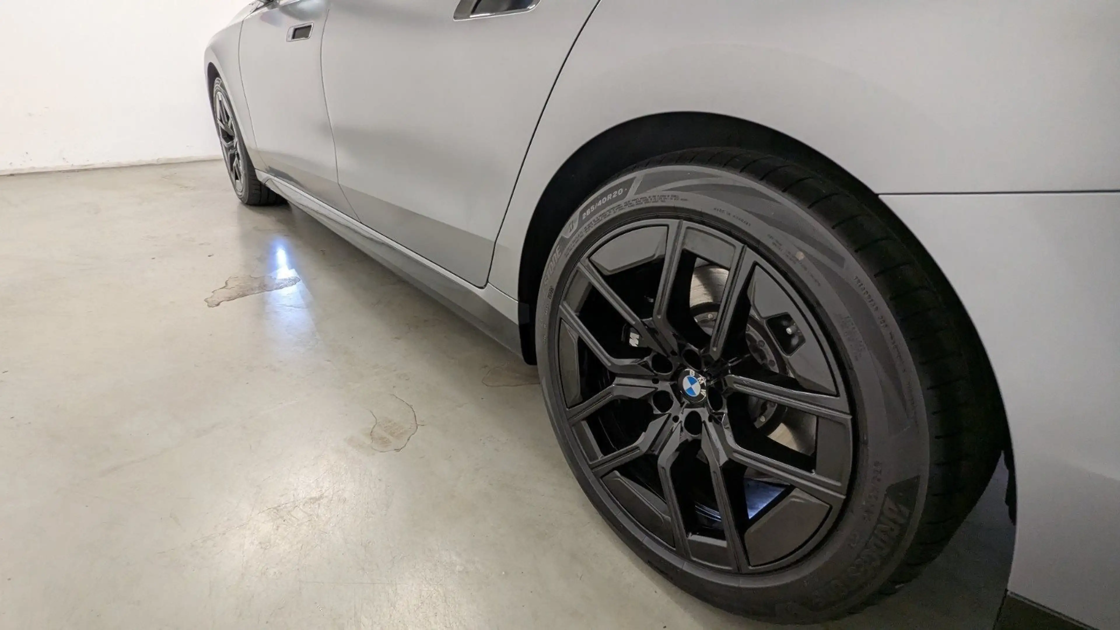 BMW 740 d xDrive M Sport Pro DA Prof PA Prof TV 22'' — photo 14