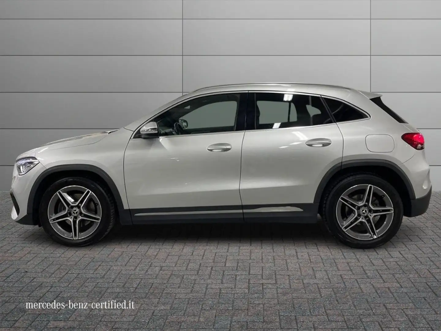 Mercedes-Benz GLA 200 - GLA 200 d Premium auto Grigio - 2