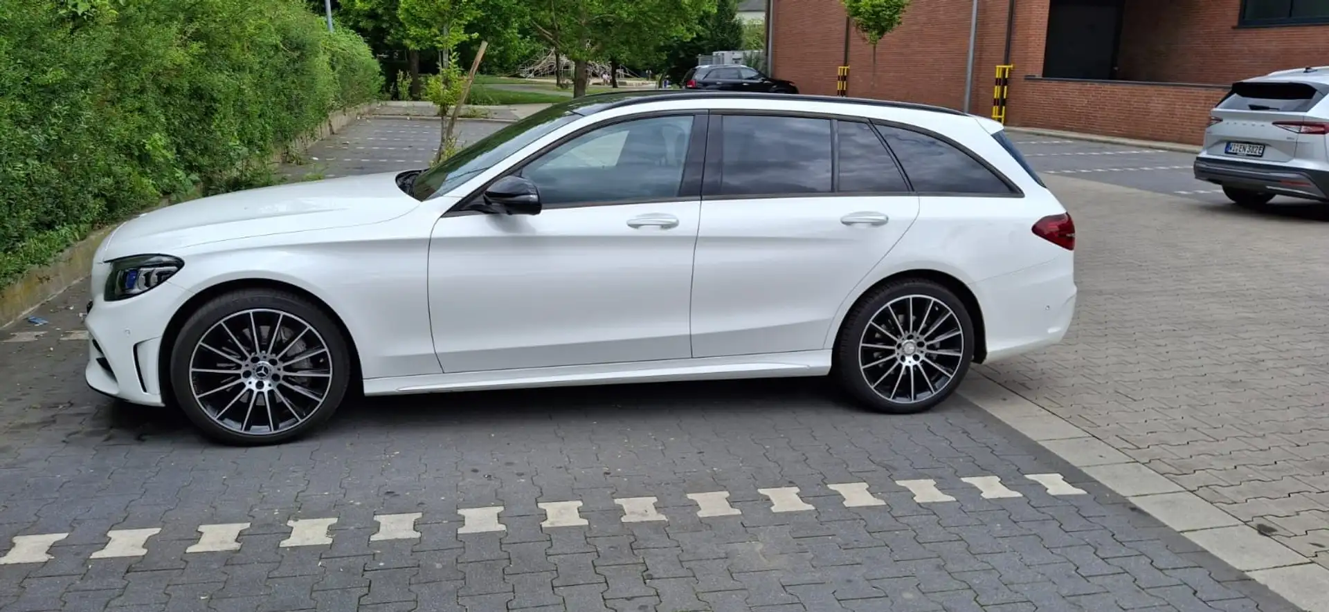 Mercedes-Benz C 400 C-Klasse T-Modell 4Matic T 9G-TRONIC Alb - 1