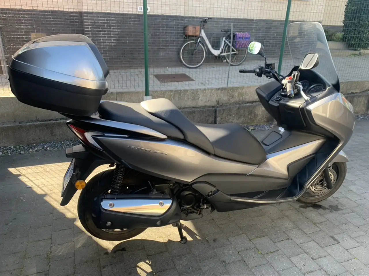 Honda Forza 300