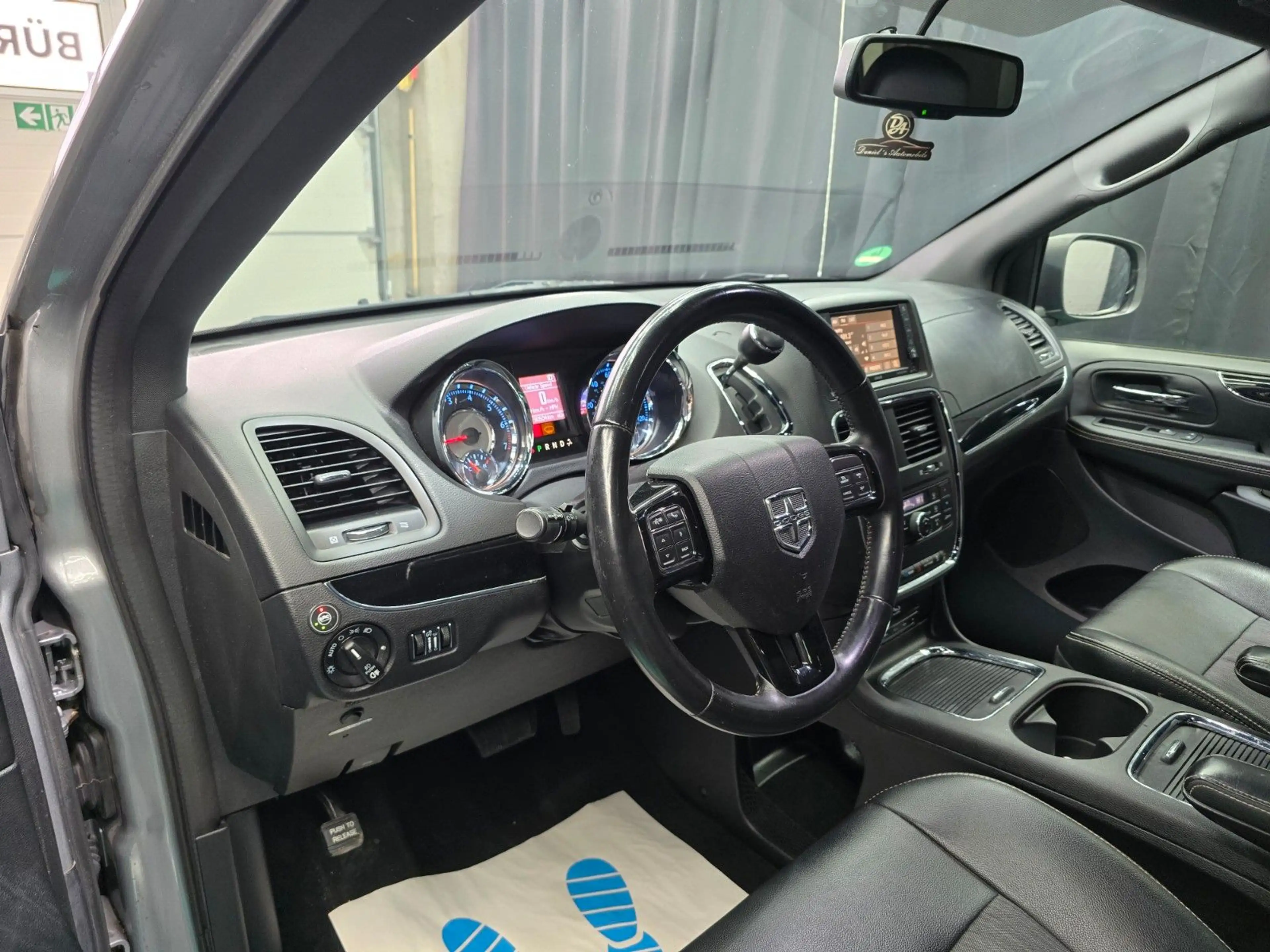 Dodge Grand Caravan GrandCaravan3.6Automatik,7-Sitzer,TÜV/INSP. NEU — photo 12