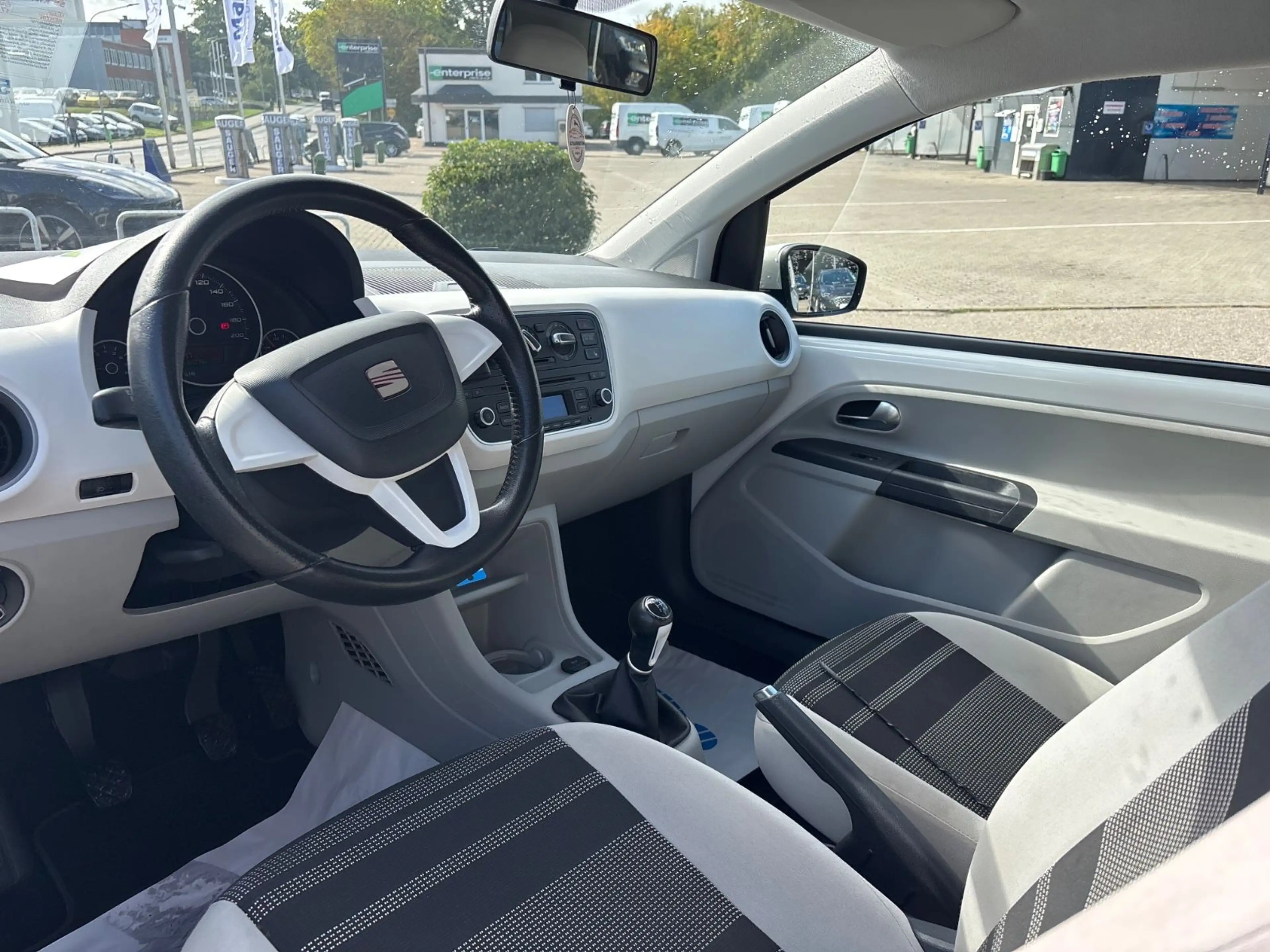 SEAT Mii Style Salsa  ** 1. HAND ** — photo 8