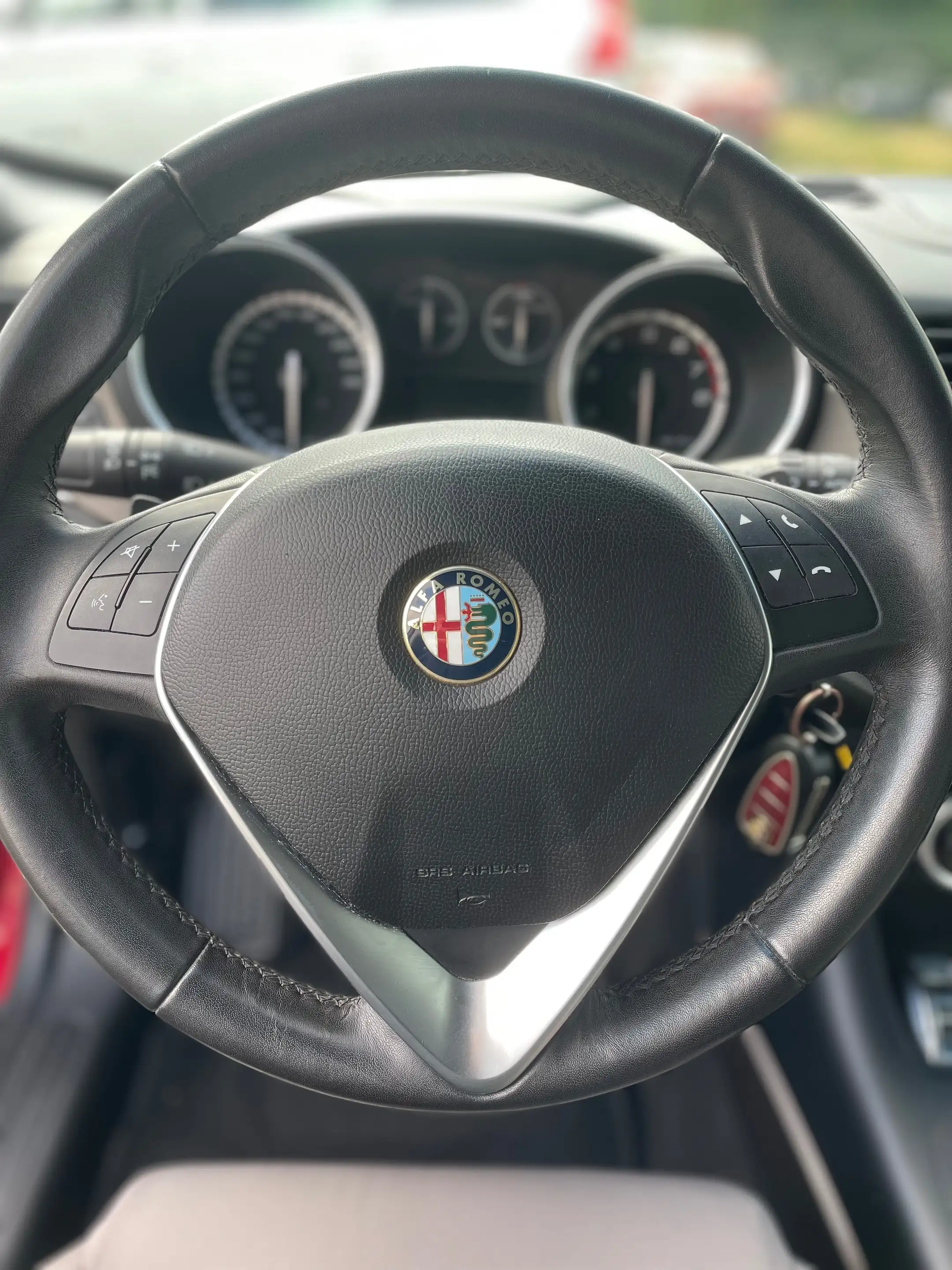 Alfa Romeo Giulietta Alfa Giulietta/ Automatik/ Zahnriemen neu ab Auslieferung/ Einparkhilfe vorne u. hinten — photo 6