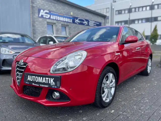 Alfa Romeo Giulietta Alfa Giulietta/ Automatik/ Zahnriemen neu ab Auslieferung/ Einparkhilfe vorne u. hinten