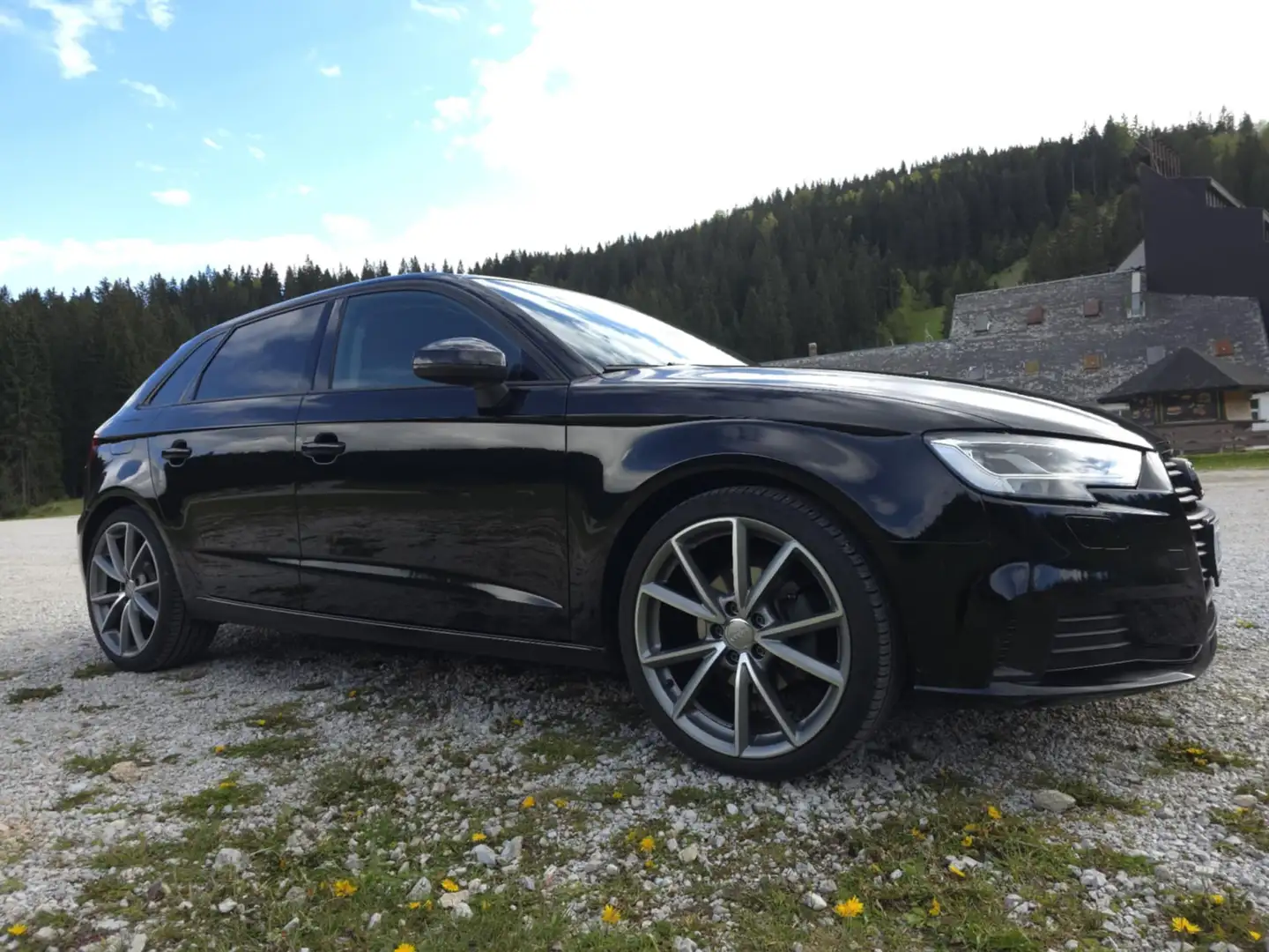 Audi A3 Sportback Schwarz - 1