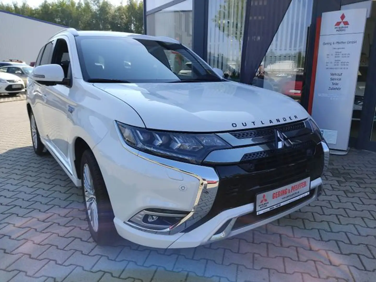 Mitsubishi Outlander PHEV PlugIn Hybrid Spirit+  Spirit+ Weiß - 1