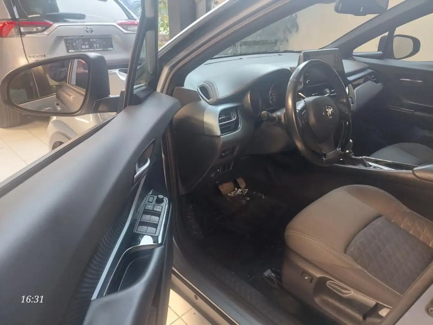Toyota C-HR hybrid 1.8 C-LUB Grigio - 2