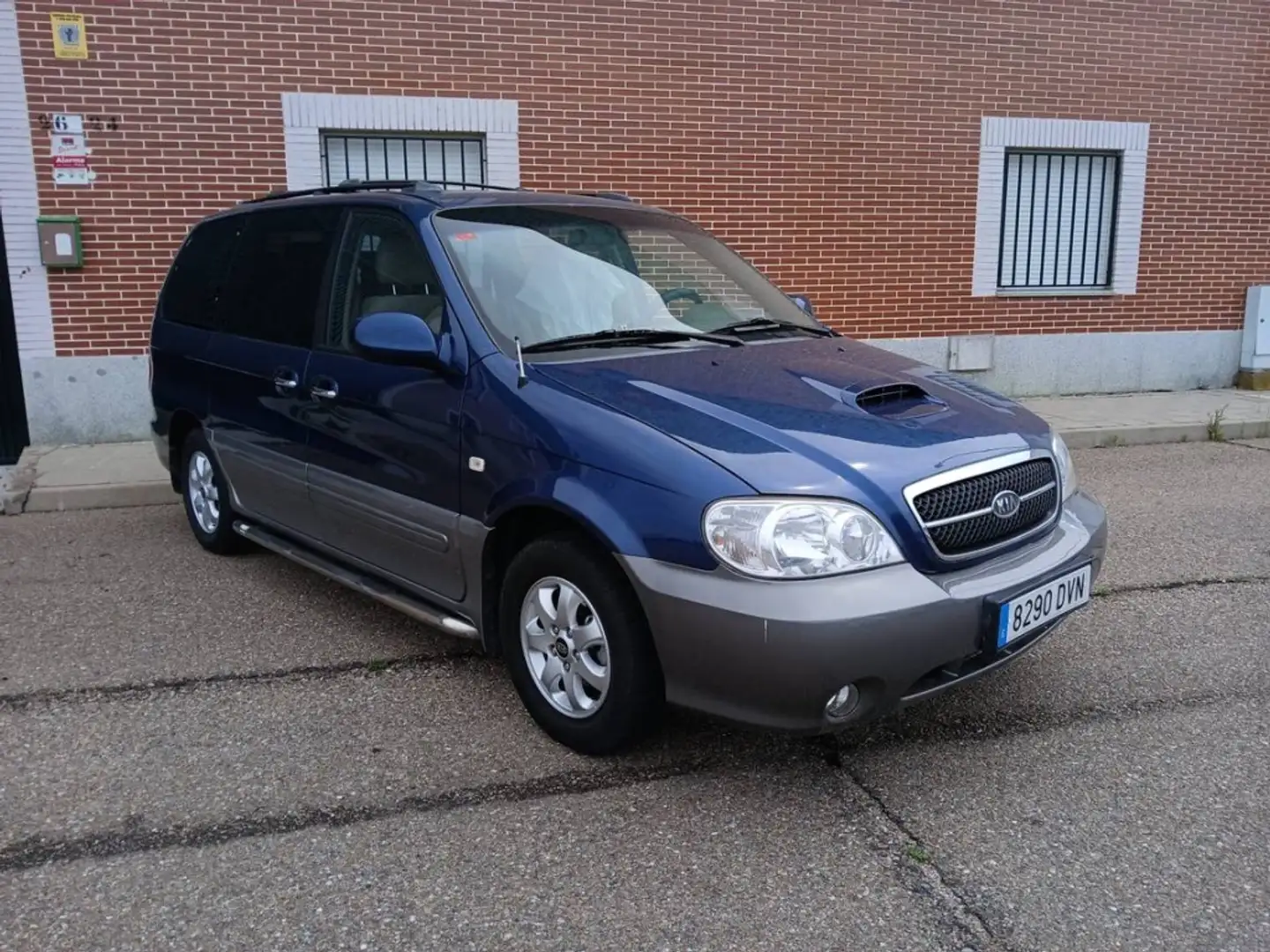 Kia Carnival 2.9CRDI EX Blau - 1