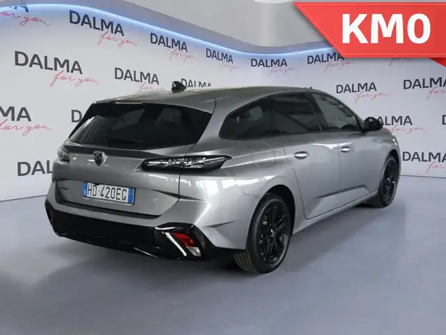 Peugeot 308 view 5