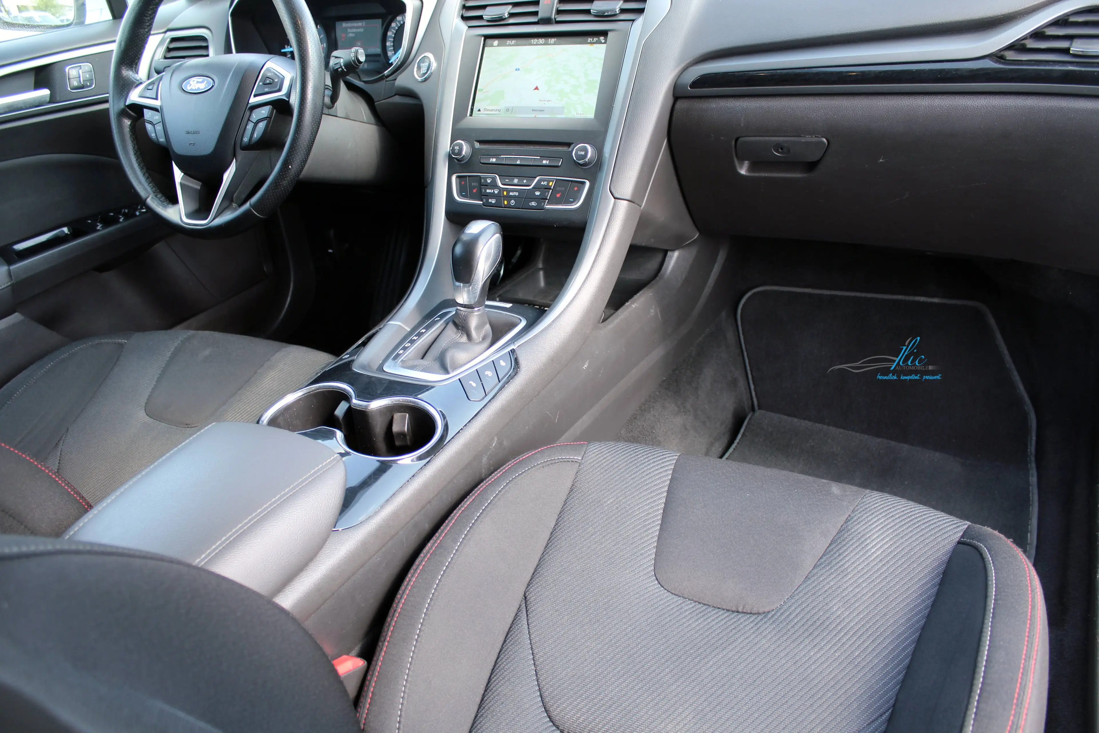 Ford Mondeo Turnier ST-Line/NAVI/LED/AHK/ALU18/KAMERA_.Leichte Hageschaden! — photo 12