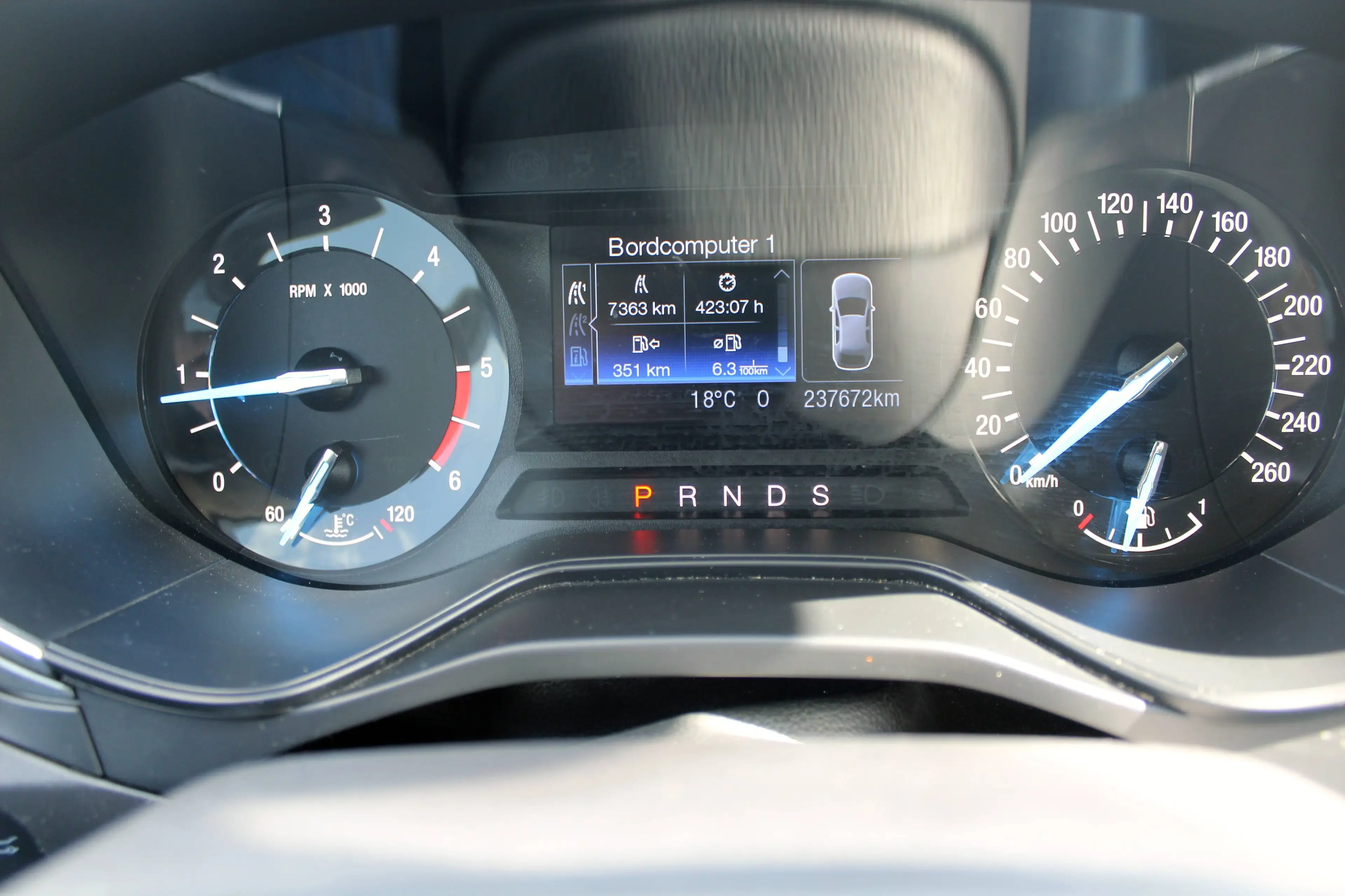 Ford Mondeo Turnier ST-Line/NAVI/LED/AHK/ALU18/KAMERA_.Leichte Hageschaden! — photo 15