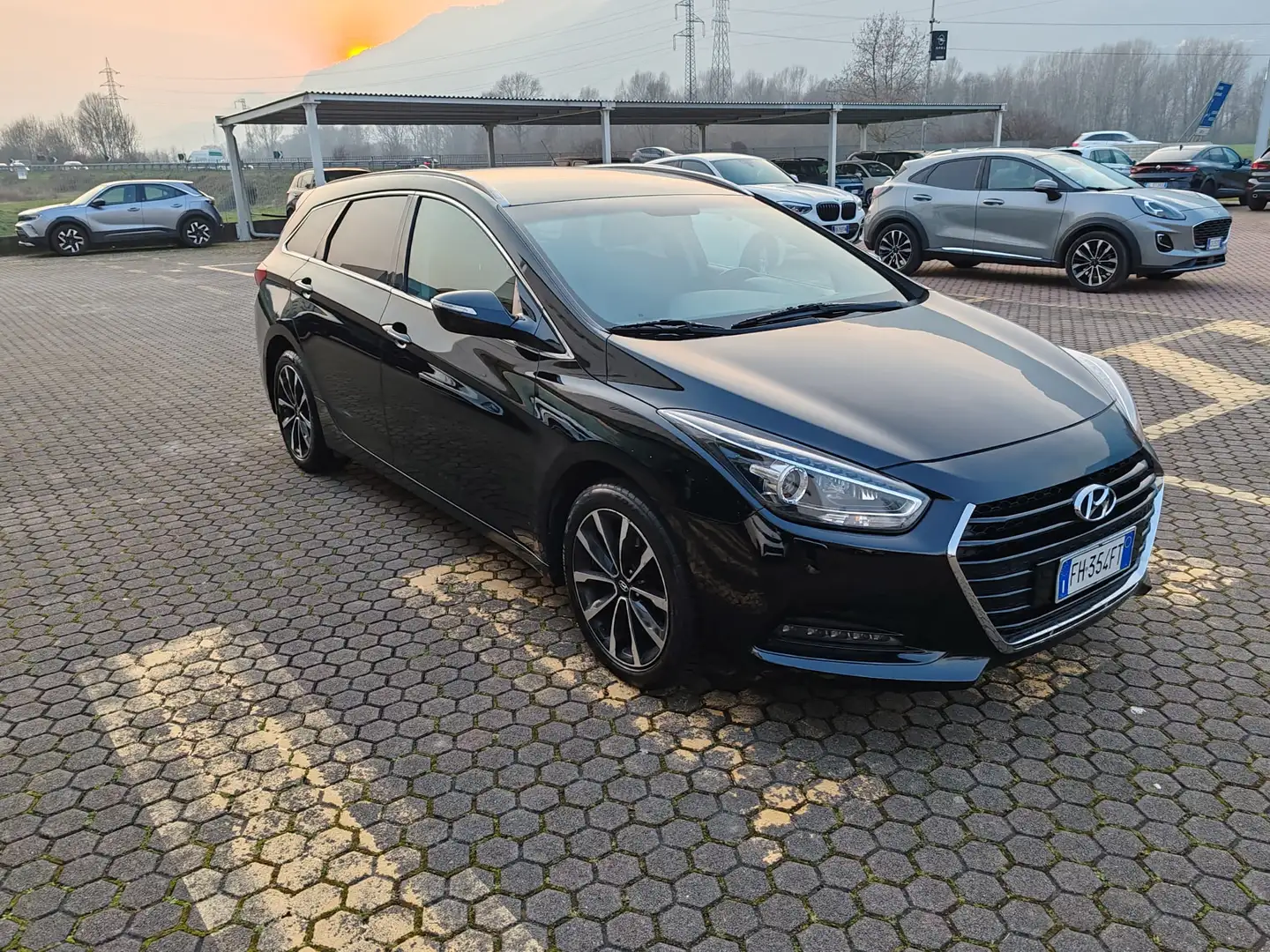 Hyundai i40 i40 I 2016 Wagon Wagon 1.7 crdi Business Schwarz - 2