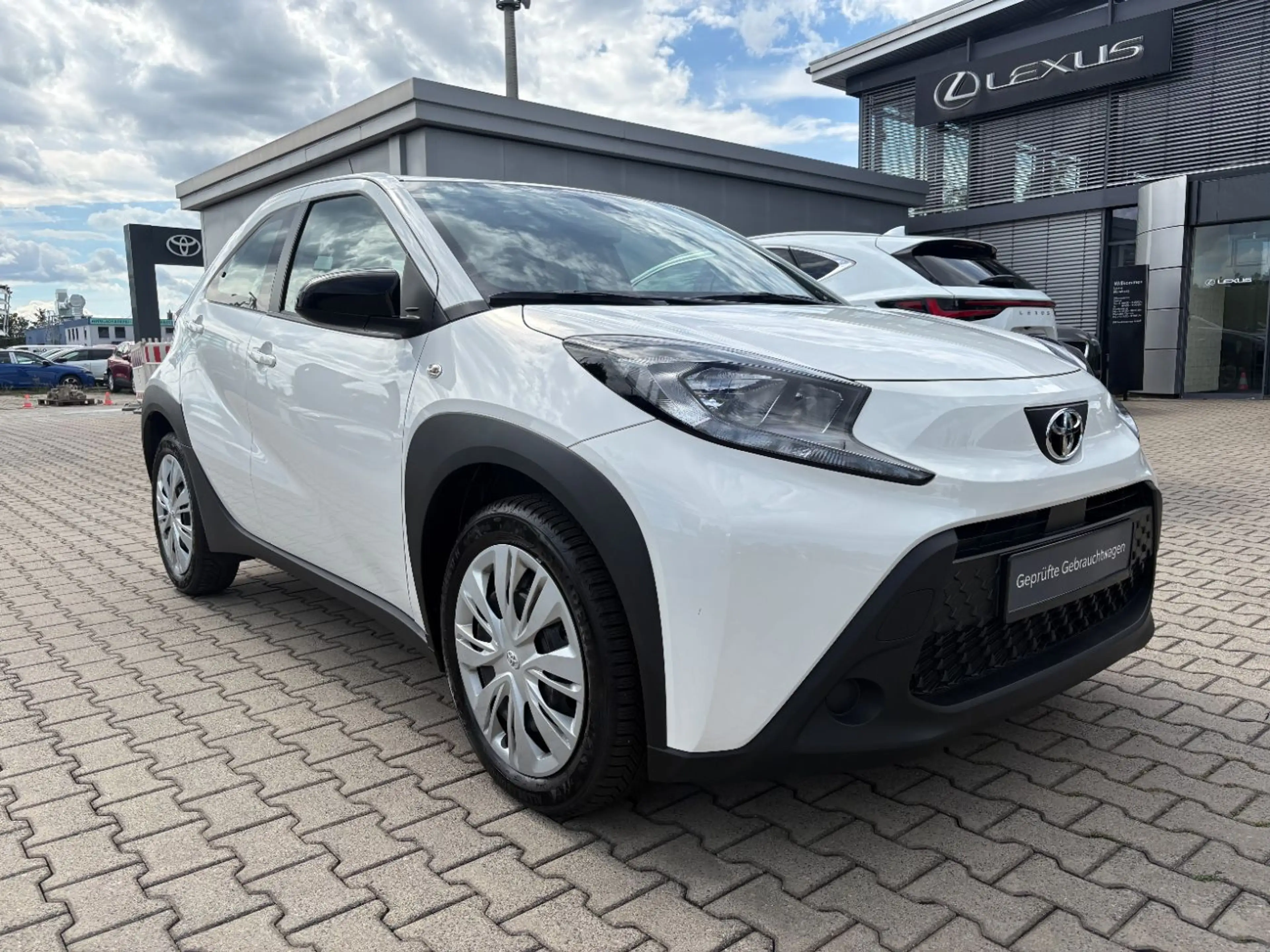 Toyota Aygo X 1.0 Business Edition Kamera, AppleCarPlay — photo 3