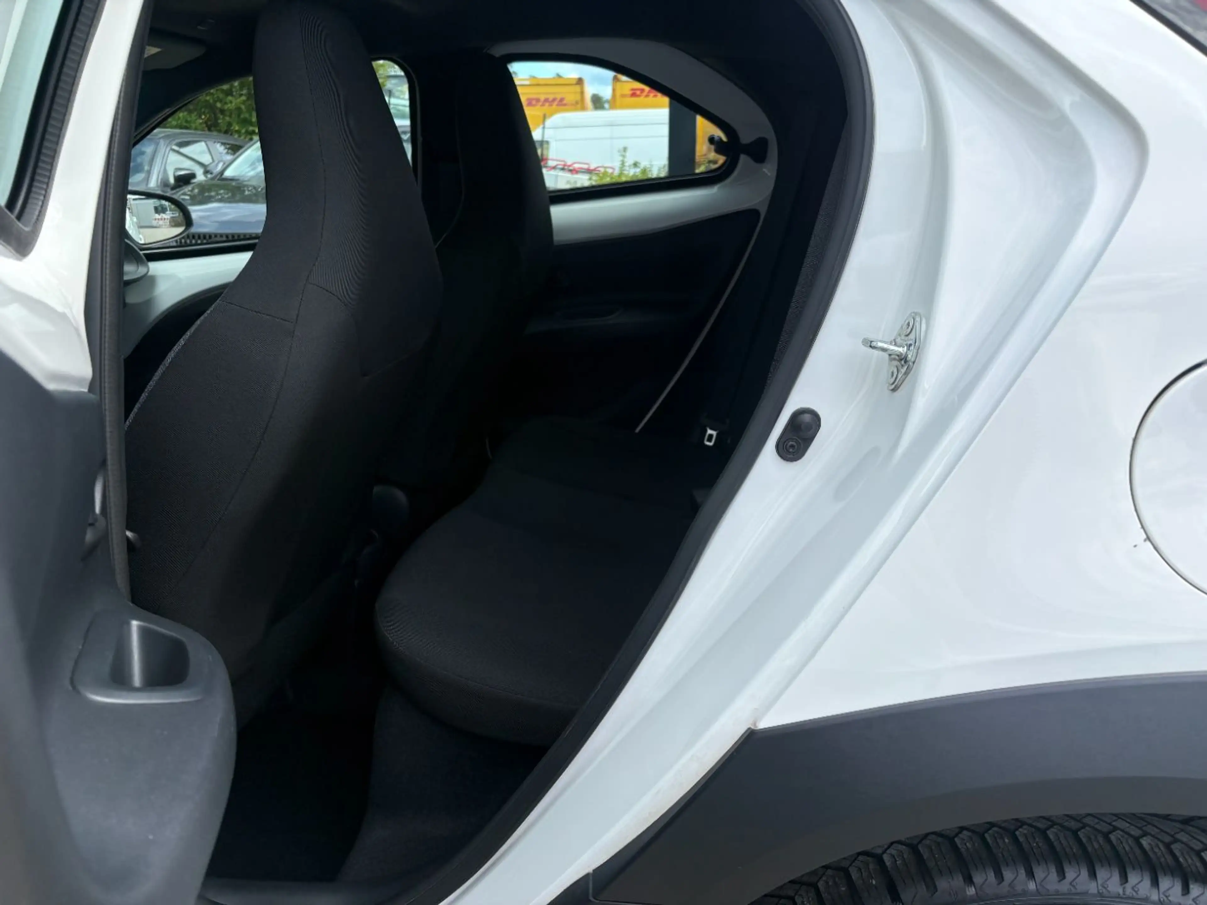 Toyota Aygo X 1.0 Business Edition Kamera, AppleCarPlay — photo 7