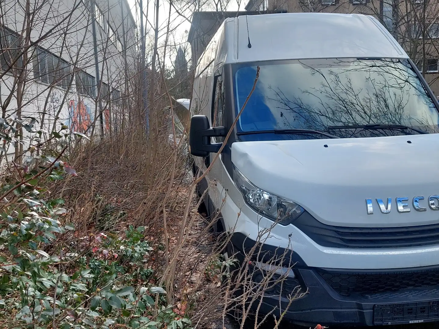 Iveco Daily 35 C 15 / 2.3 Weiß - 2