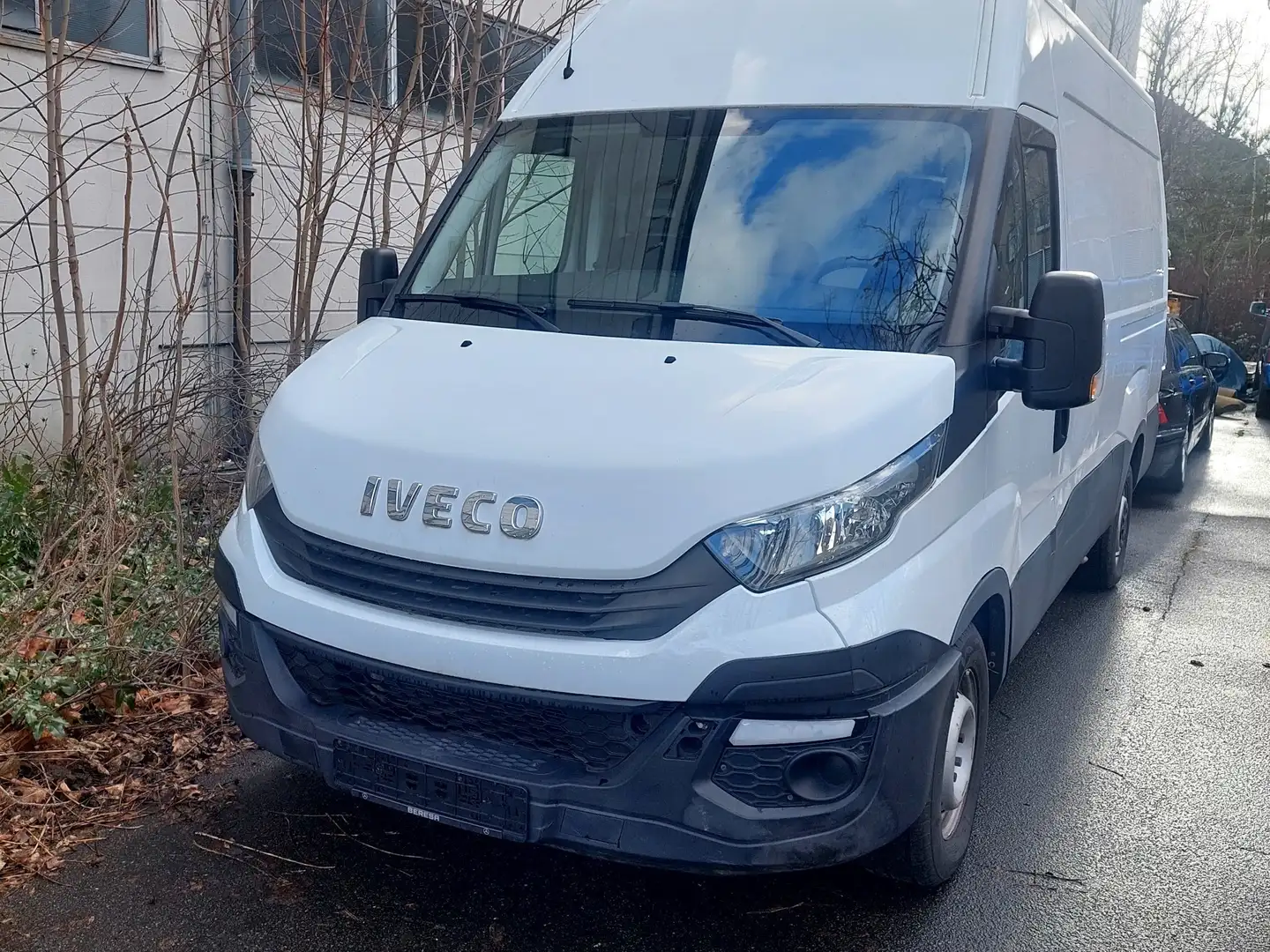 Iveco Daily 35 C 15 / 2.3 Weiß - 1