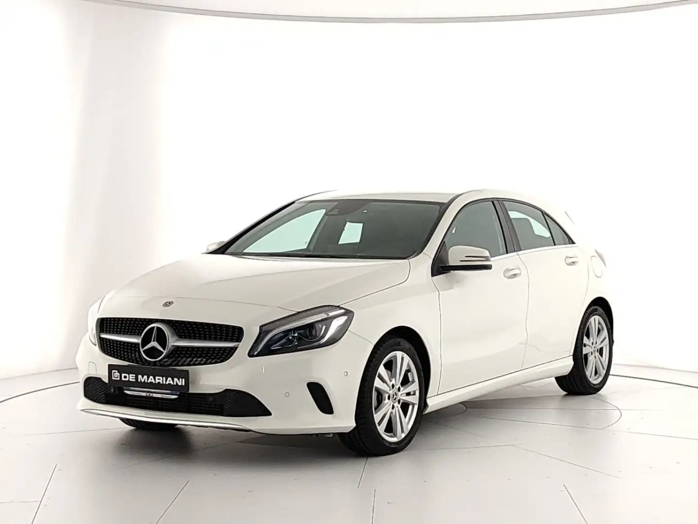Mercedes-Benz A 180 Classe A180d Sport Next auto Blanc - 1