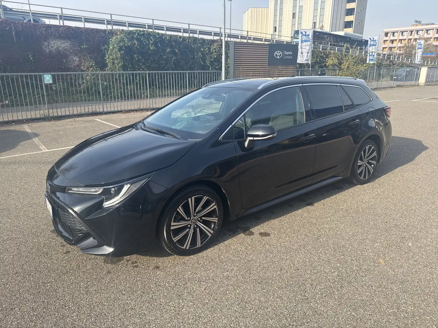 Toyota Corolla Corolla Touring Sports 1.8 Hybrid Style IVA ESPOS Noir - 1