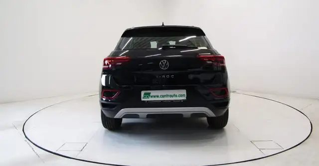 Volkswagen T-Roc view 4