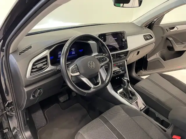 Volkswagen T-Roc view 15
