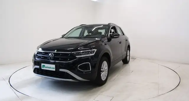 Volkswagen T-Roc view 3