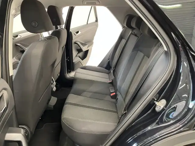 Volkswagen T-Roc view 7