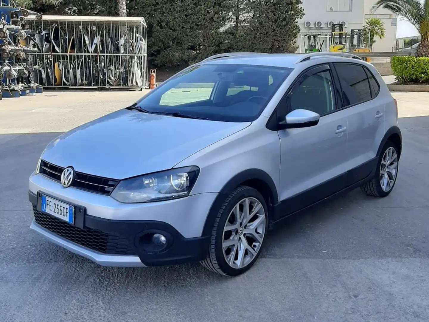 Volkswagen Polo Cross 1.2 tsi 90cv Срібний - 1