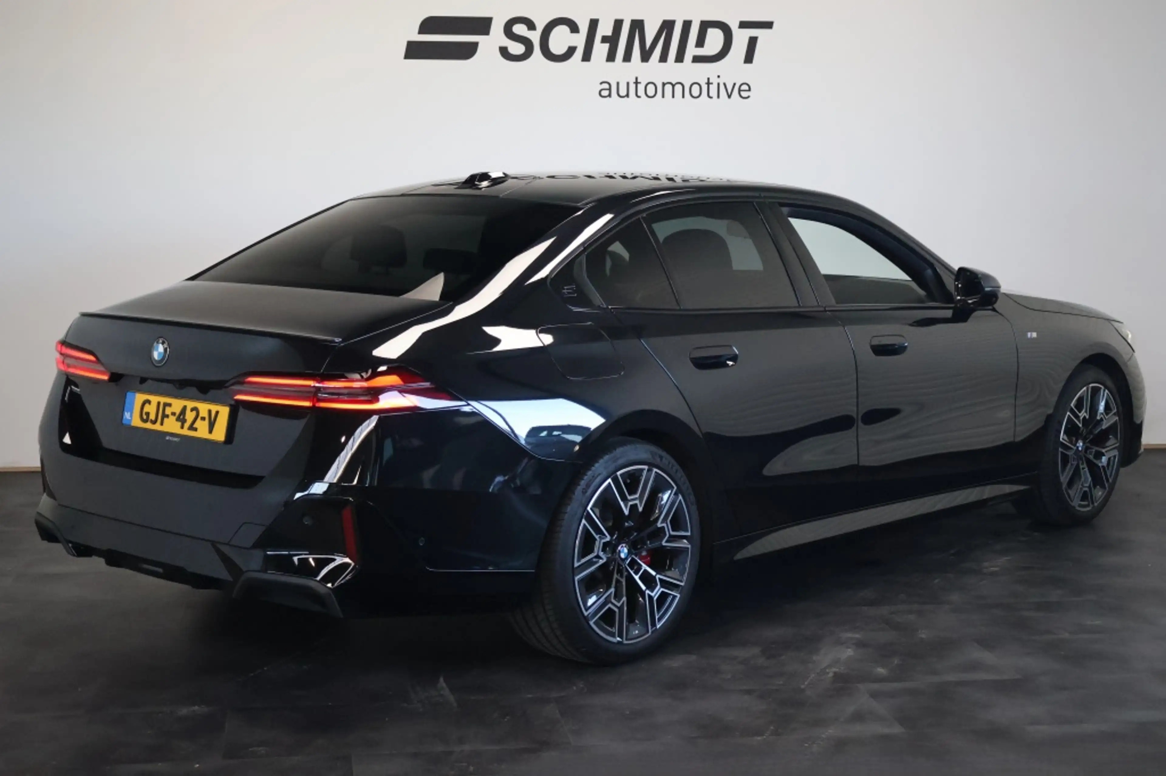 BMW 520 5-serie 520i | M-Sport Pro | Panorama | H&K | Trek — photo 3