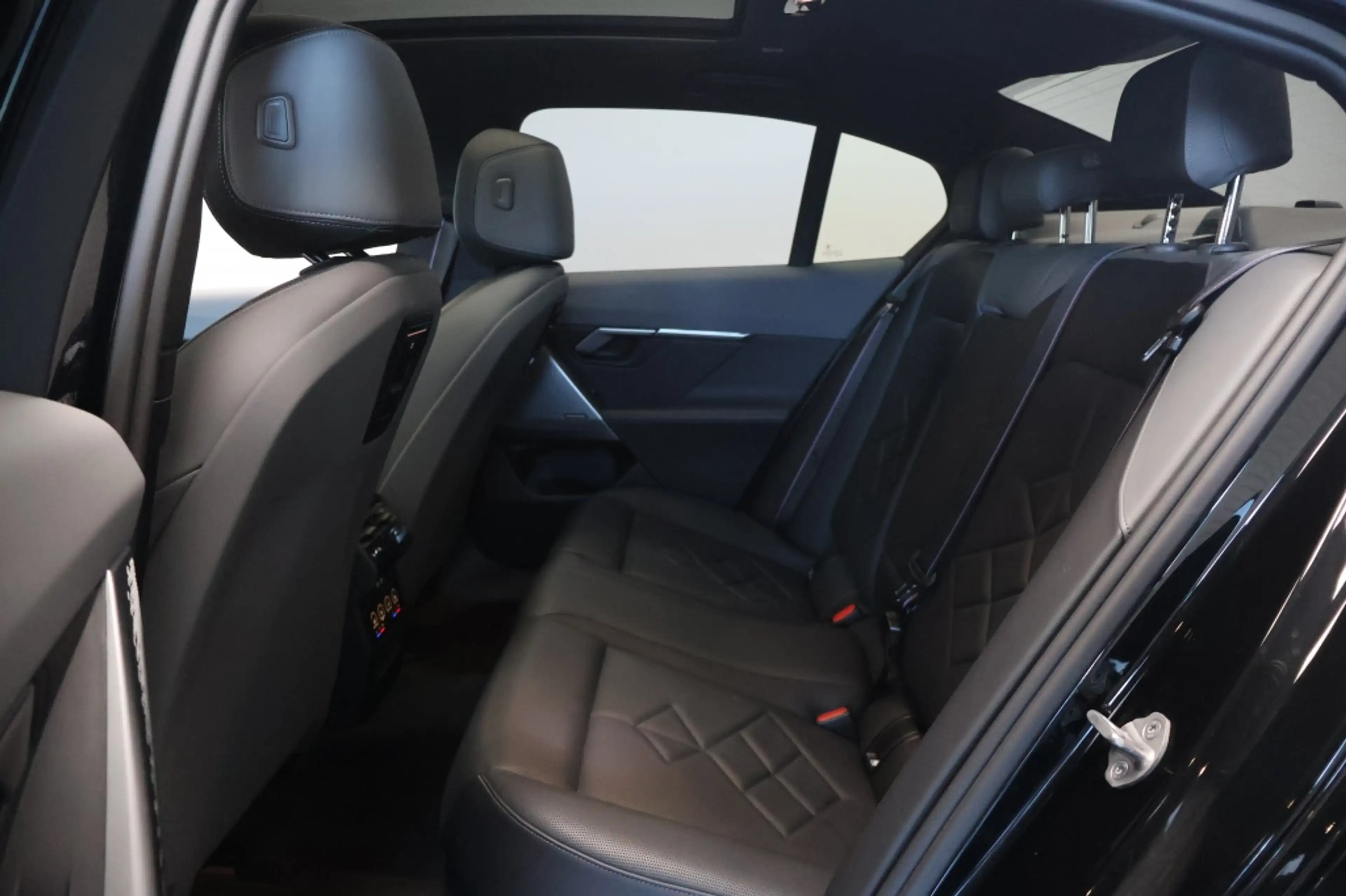 BMW 520 5-serie 520i | M-Sport Pro | Panorama | H&K | Trek — photo 14