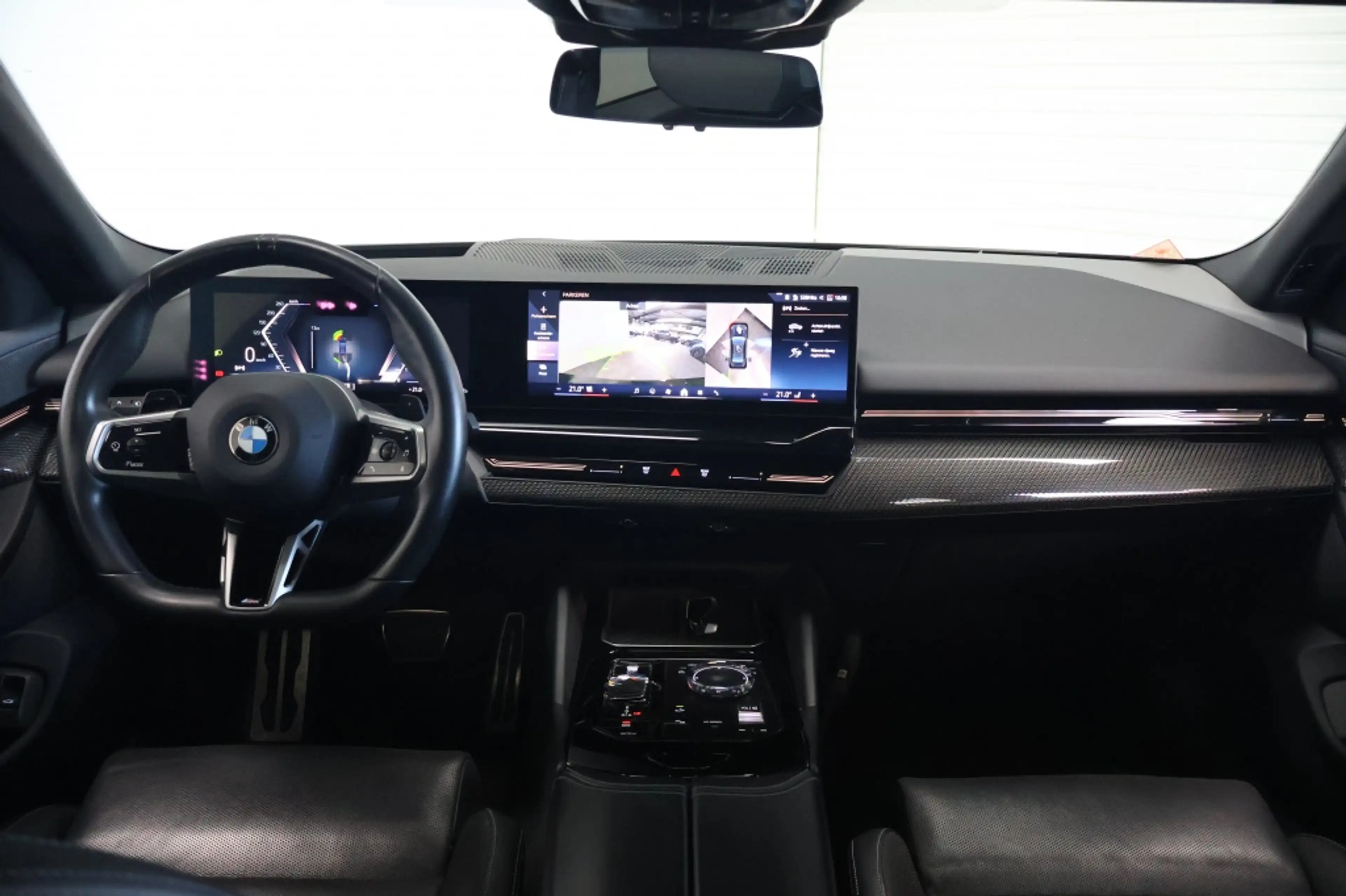 BMW 520 5-serie 520i | M-Sport Pro | Panorama | H&K | Trek — photo 2