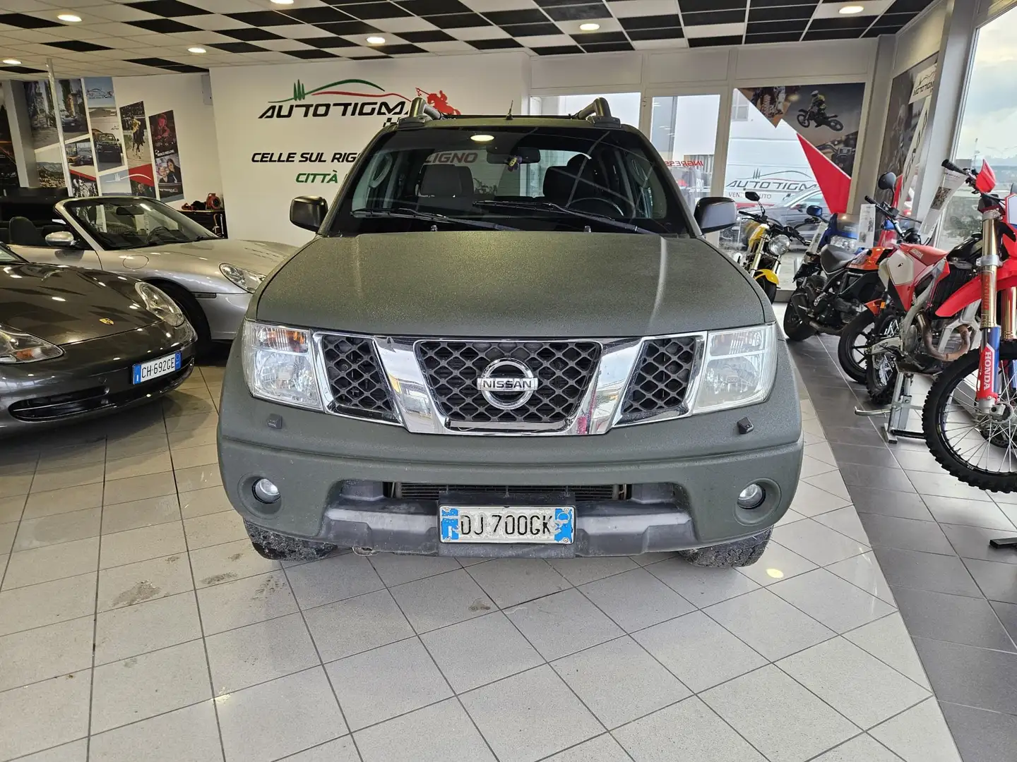 Nissan Navara Navara 2005 d.cab 2.5 dci XE 174cv Verde - 2