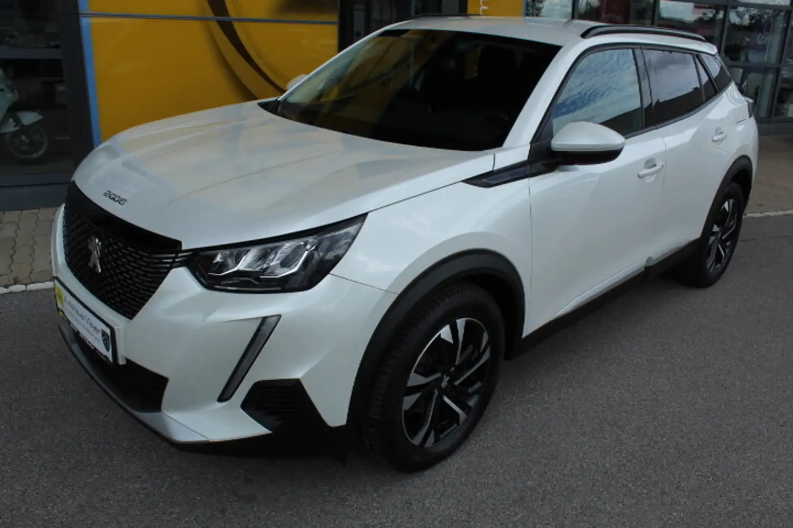 Peugeot 2008 PureTech 130 S&S Allure Pack EAT8 Weiß - 1