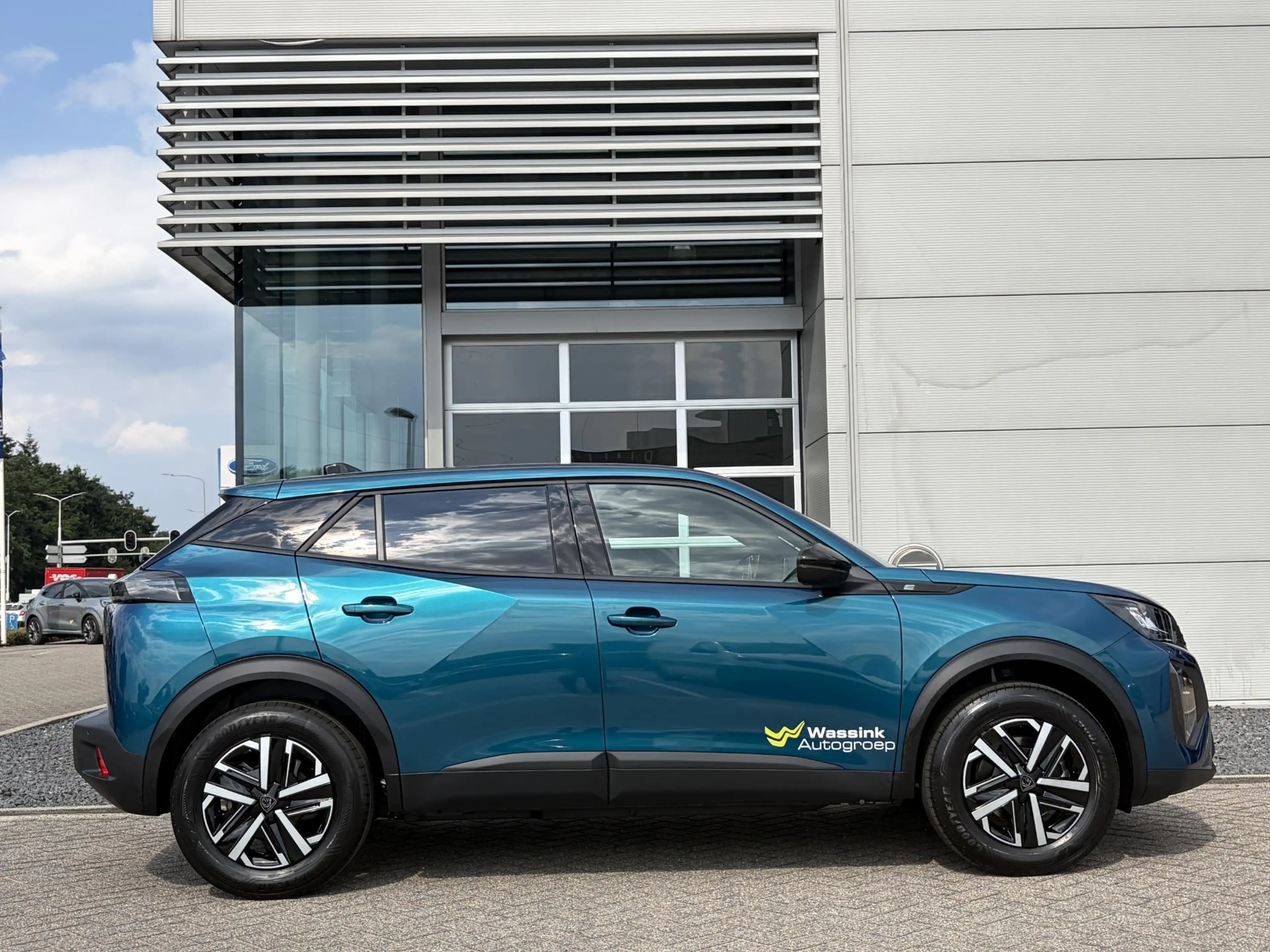 Peugeot e-2008 EV Business 54 kWh — photo 4