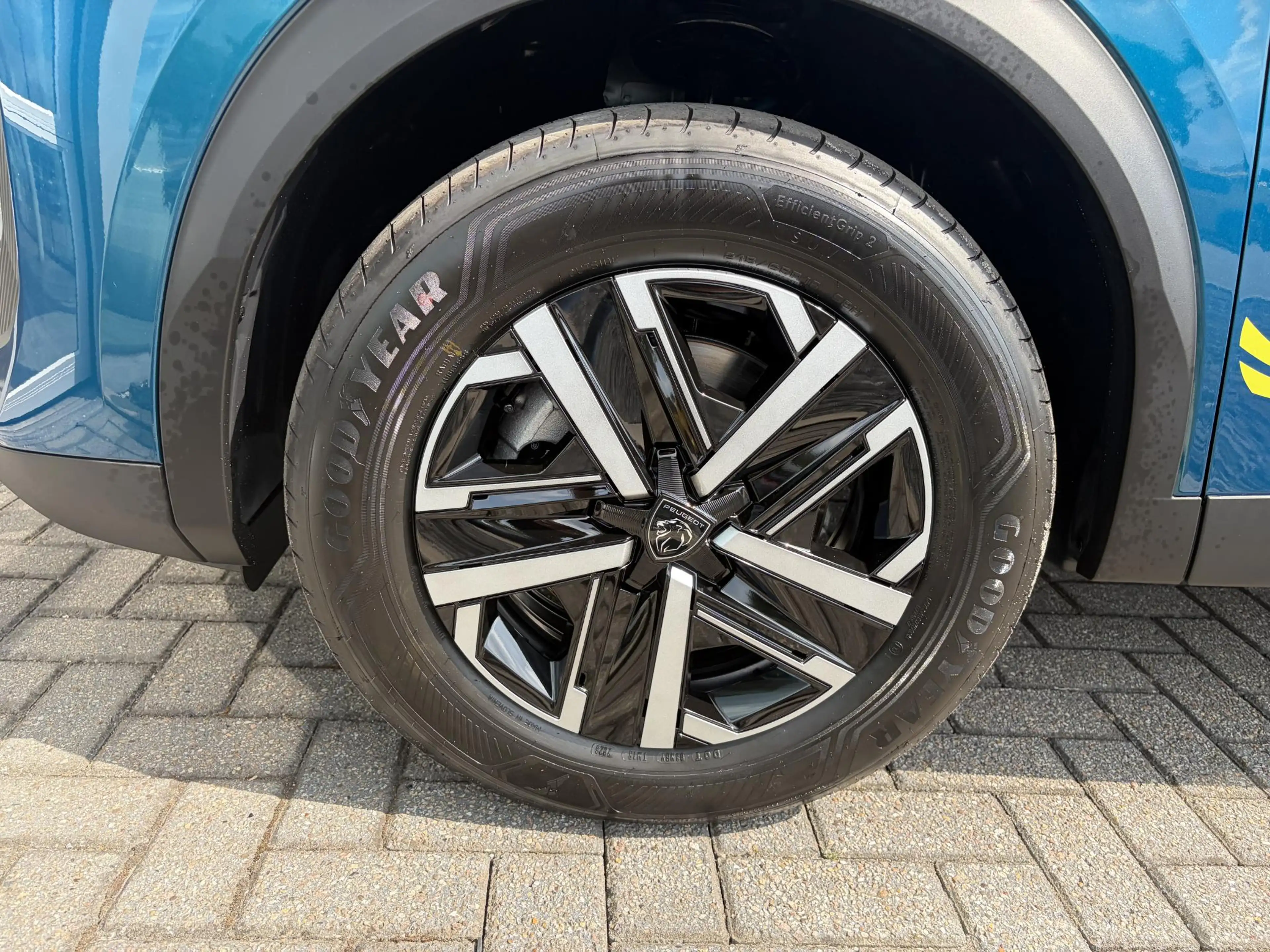 Peugeot e-2008 EV Business 54 kWh — photo 11
