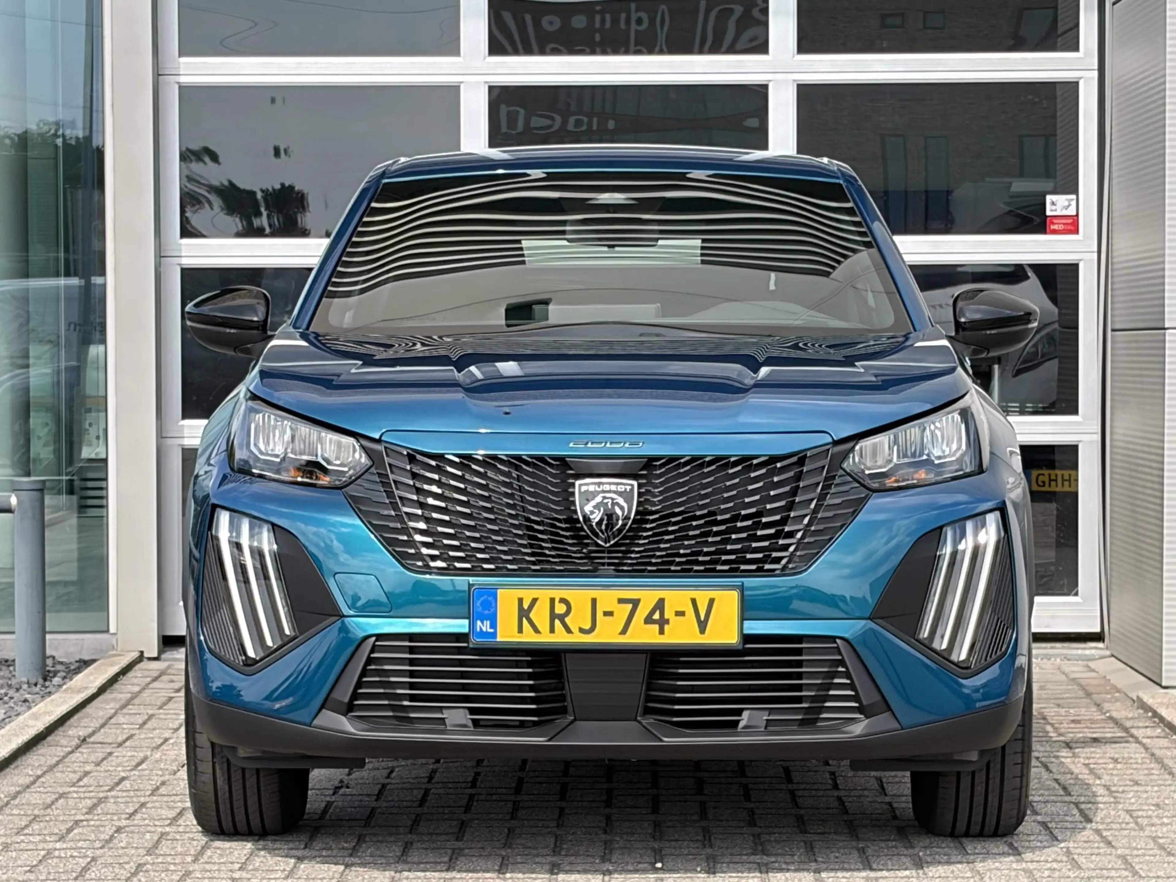 Peugeot e-2008 EV Business 54 kWh — photo 2