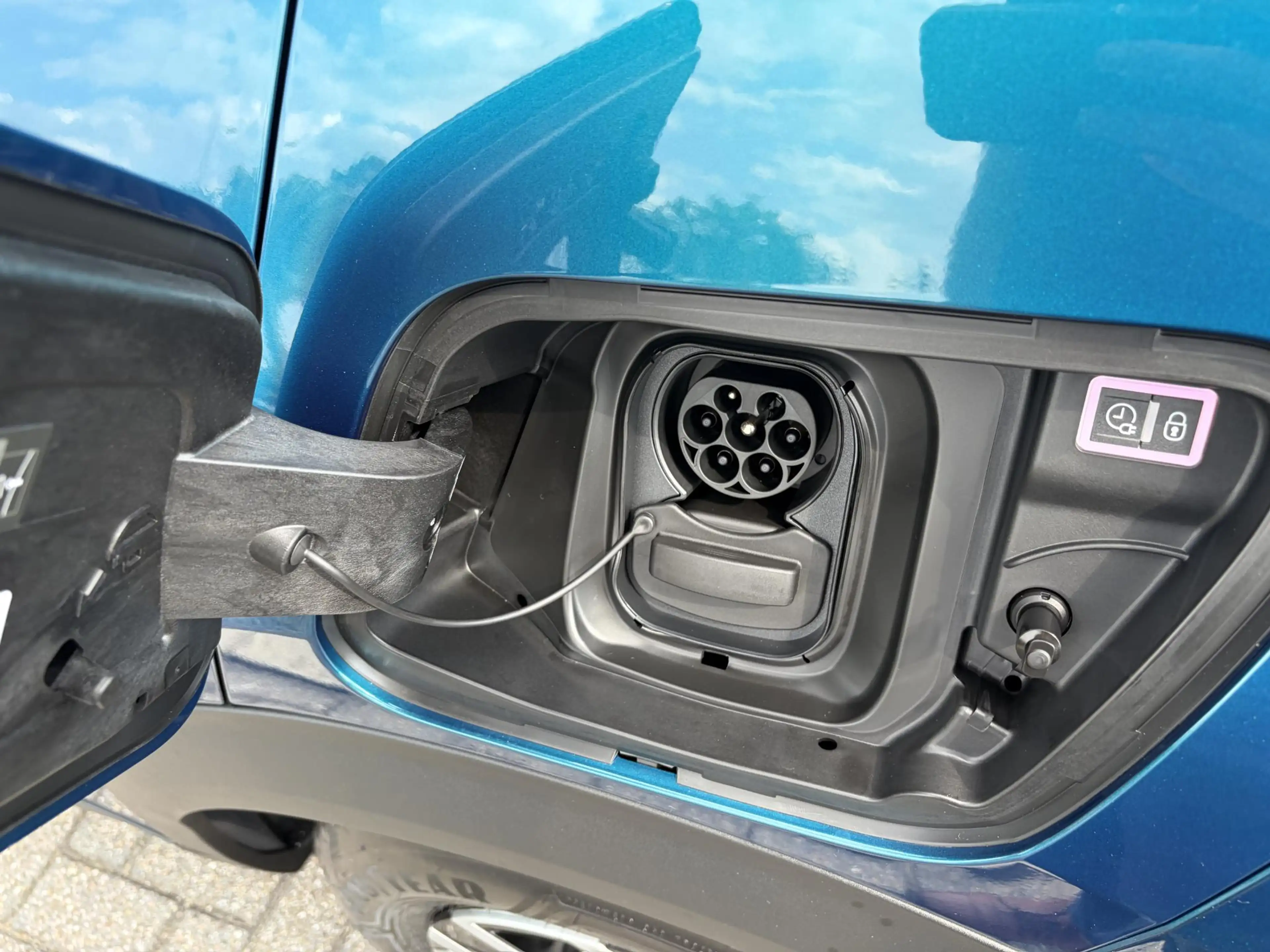 Peugeot e-2008 EV Business 54 kWh — photo 13