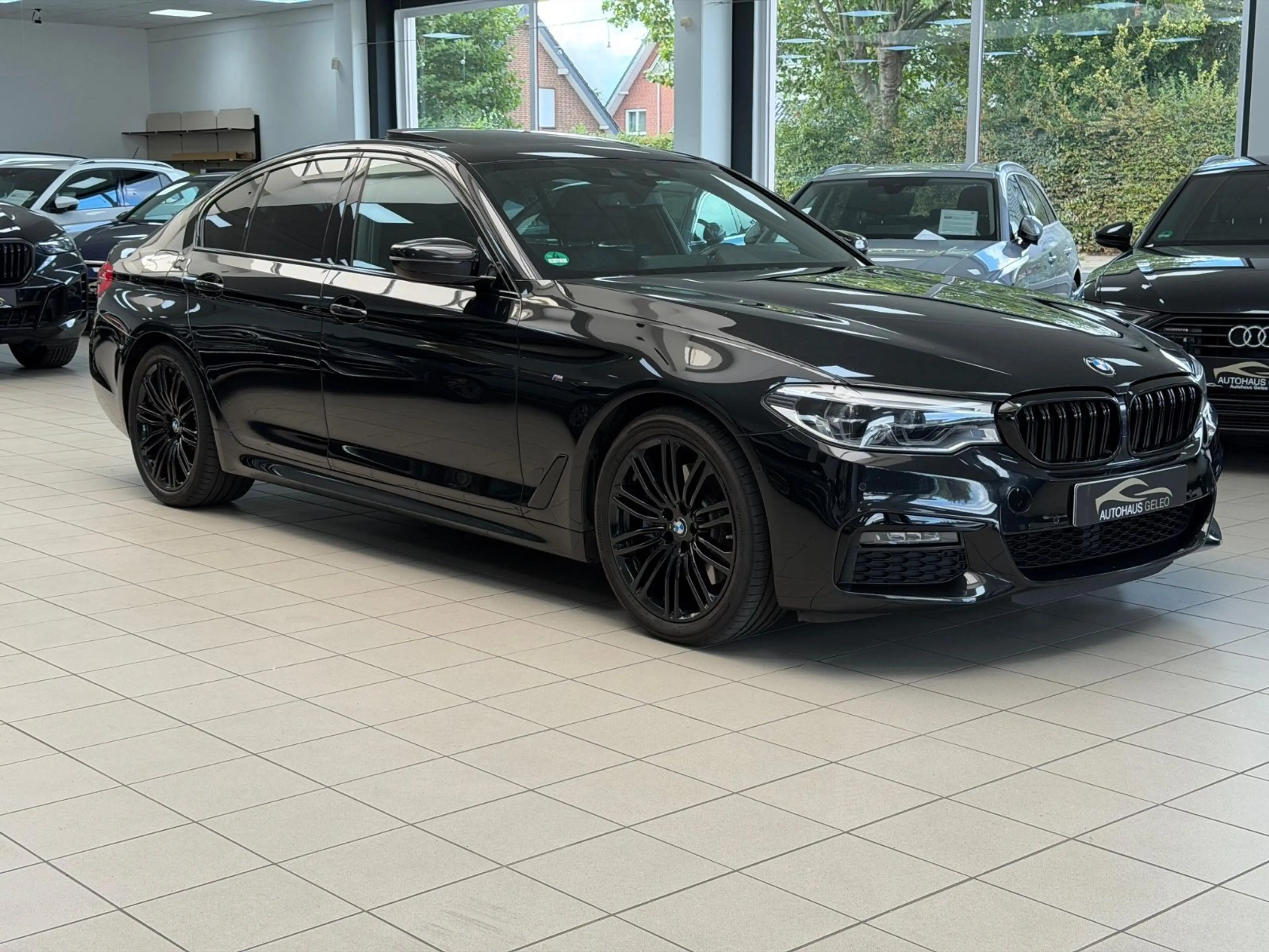 BMW 525 d/M-Sport/HUD/SHADOW/KAMERA/LED/SUNROOF — photo 8