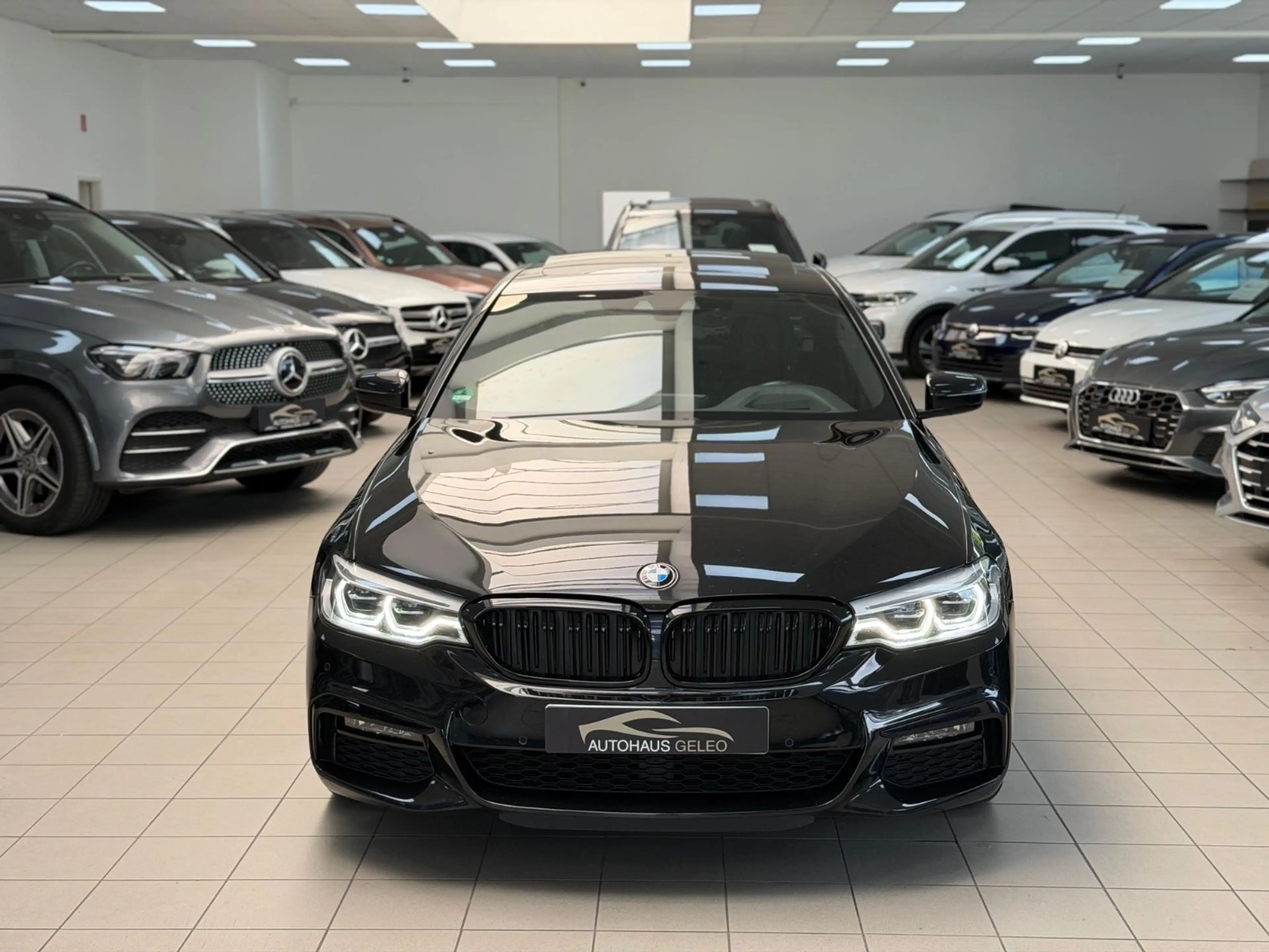 BMW 525 d/M-Sport/HUD/SHADOW/KAMERA/LED/SUNROOF — photo 2