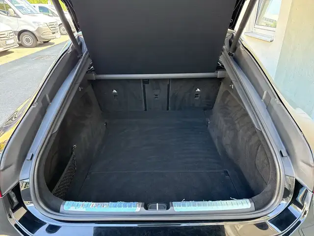 Mercedes-Benz Eqs view 15