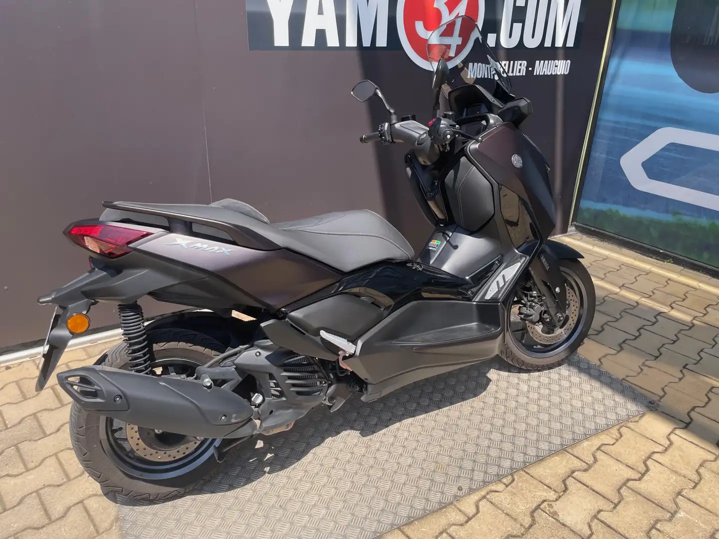Yamaha X-Max 125 Rot - 2
